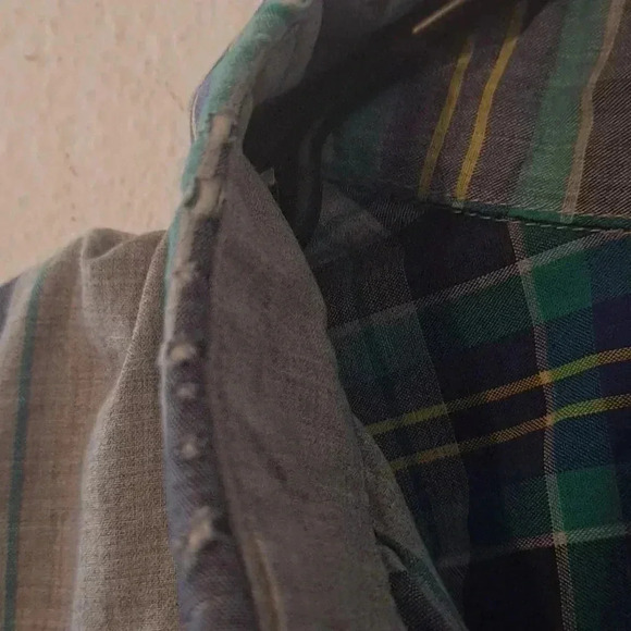 J Crew 100% Cotton Button Down EUC Size Medium - Picture 7 of 7